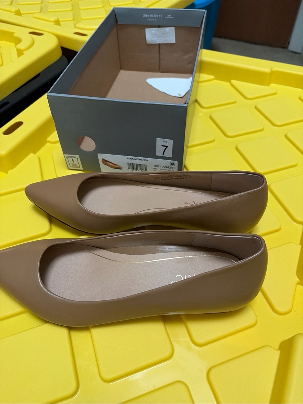Vionic Lena camel brown Pointed-Toe Leather Flats new nwt new in box 7 37